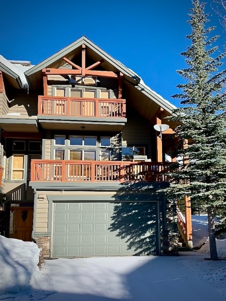  vacation rentals canada british columbia panorama  grey wolf drive 