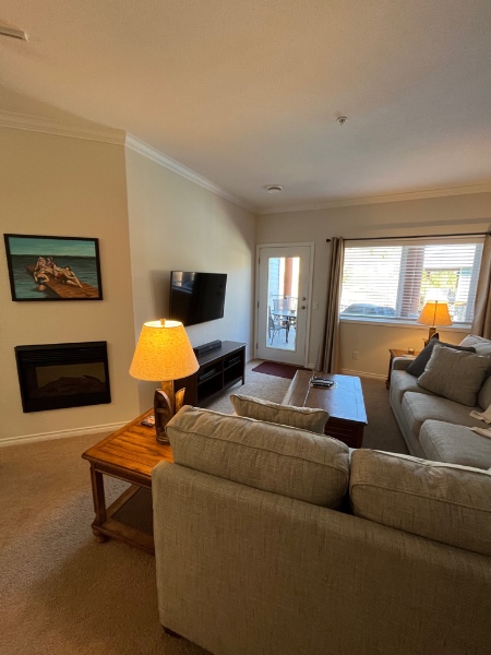  vacation rentals canada british columbia sicamous  riverside avenue 