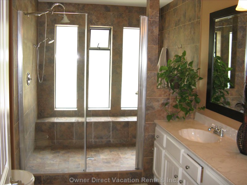  vacation rentals canada british columbia kelowna  montcalm drive 