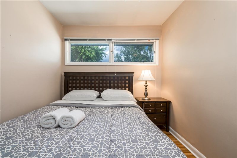  vacation rentals canada alberta calgary  meadowview road southwest 