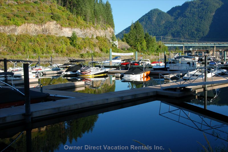  vacation rentals canada british columbia sicamous  riverside avenue 