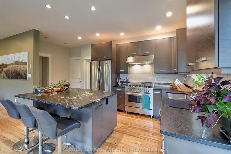  vacation rentals canada british columbia victoria  kingham pl 