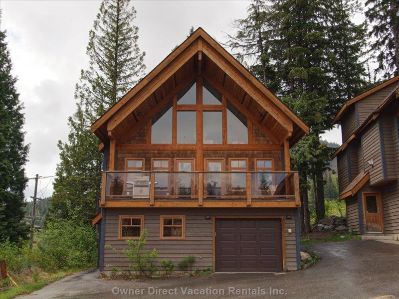 Pet-friendly chalet situated right on Aladar’s Alley ski run, ID#208024
