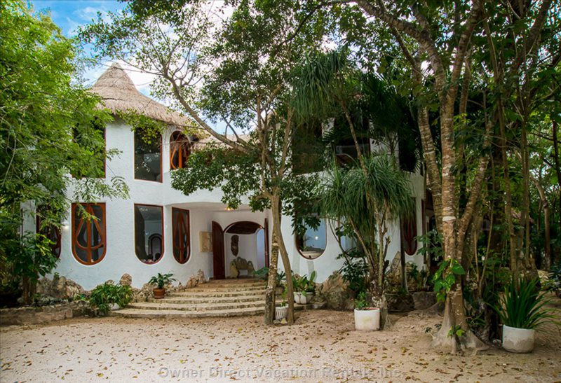 Cancun house located in Quintana Roo, Mexico, ID#226643>
</td>
<td valign=